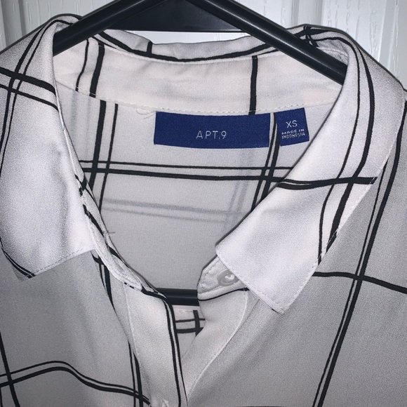 White plaid button up blouse - Picture 2 of 3